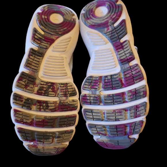 Under Armour Charged Assert Size 7 - Picture 6 of 9